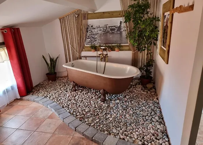 Maison T3, Quartier Des Peintres, Calme Et Standing, Patio Prive, Clim Et Wifi *
